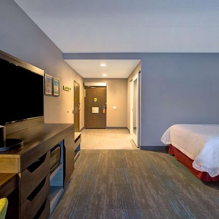 Hampton Inn Brockville, On Екстер'єр фото